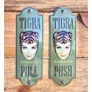 plaque émaillée de propreté Tigra