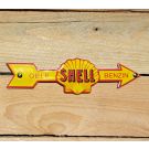 plaque publicitaire Shell en forme de flèche