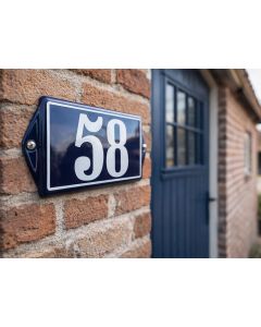 Numéro de maison en émail avec liseré