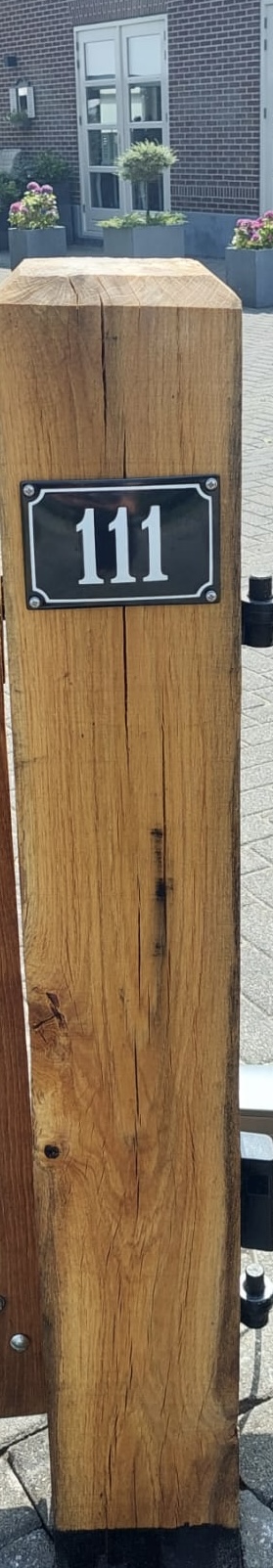 Numéro bombée avec cadre