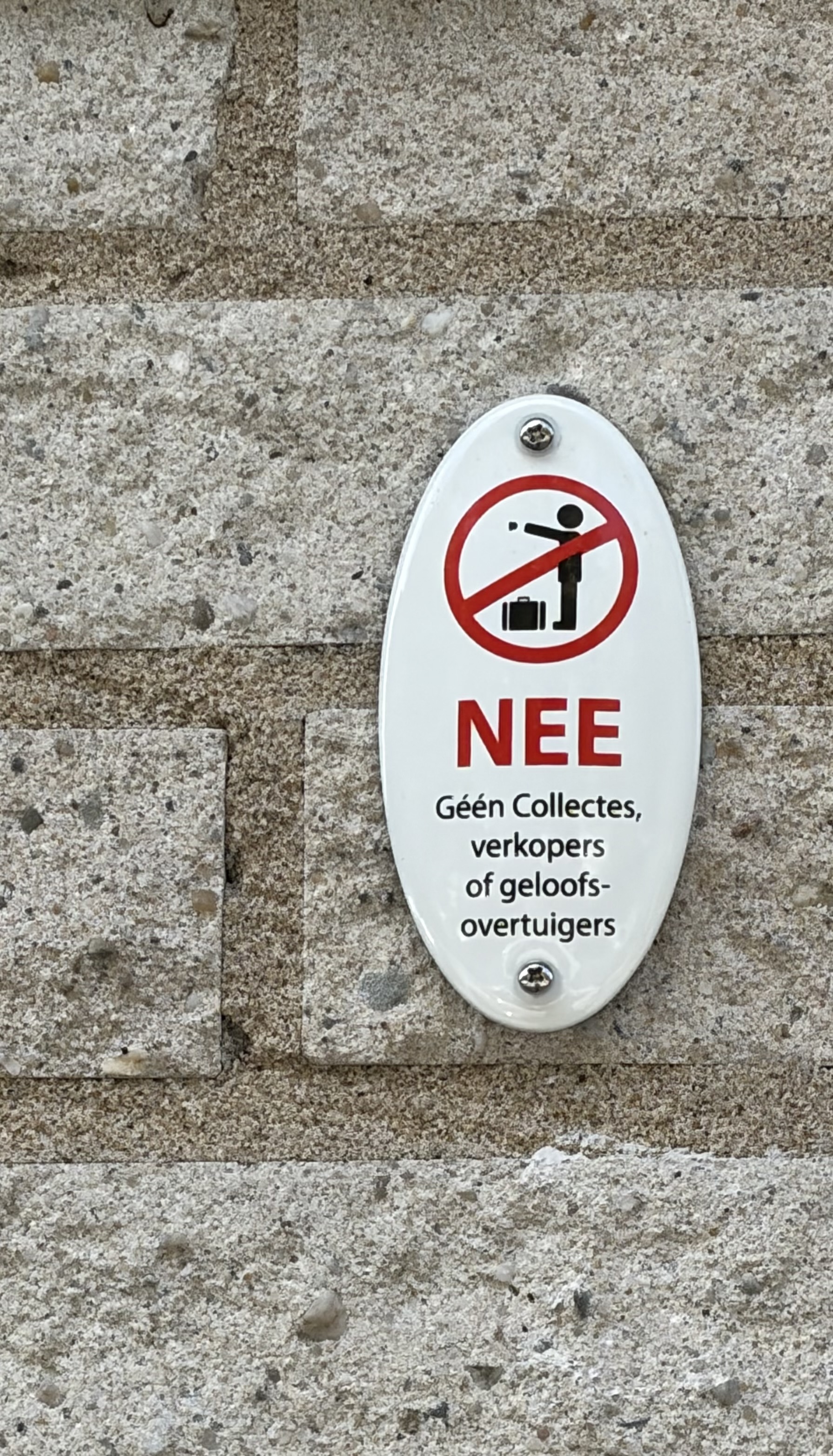 NON, pas de collections, de vendeurs ou de croyants