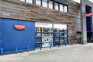 Plaques Email Salle d'exposition'